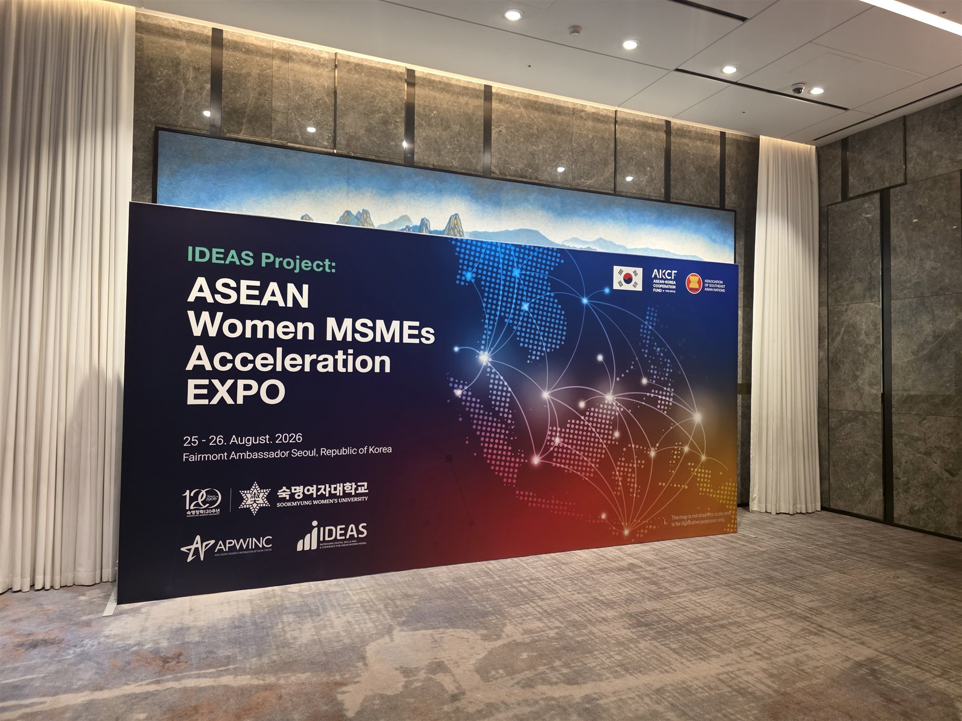 ASEAN Women MSMEs Acceleration EXPO - 행사 백월 좌측